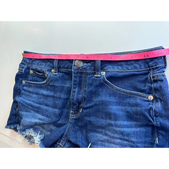 American Eagle Tomgirl Shortie Denim Shorts Women 4 Medium Wash Distressed Casua - Picture 9 of 10